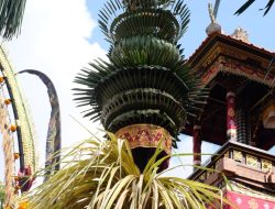 Upaya Lestarikan Tradisi Budaya Bali, Desa Dangin Puri Kangin Gelar Lomba Penjor Antar Banjar