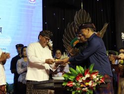 Sekda Alit Wiradana Hadiri HUT LPD Kesiman
