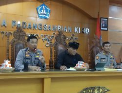 Untuk Membantu Penyelesaian Masalah Dilingkungan Desa Padangsambian Kelod, Kapolsek Denpasar Barat Perkenalkan Polisi Banjar