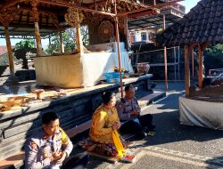 Hari Raya Pagerwesi Anggota Polres Tabanan Melaksanakan Sembahyang Di Pura Kerta Bhuana 