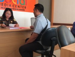 Berkas Dinyatakan Lengkap, Penyidik Polsek Kutsel Limpahkan Tersangka Dan Barang Bukti