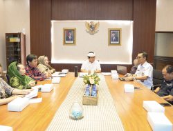 Sekda Adi Arnawa saat memimpin acara rapat ITTSU Tahun 2023