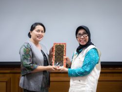 Ketua TP. PKK Badung Ny. Seniasih Giri Prasta Terima Kunja Ketua TP. PKK Kota Gorontalo