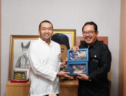Kunjungan Kerja ke Sumbar, Wagub Cok Ace Disambut Wagub Audy Joinaldy