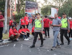 Polresta Gelar Pengamanan Creative Fun Walk Di Lapangan Timur Renon Denpasar Timur