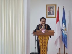 Kunjungi Politeknik Elbajo Commodus, Wagub Cok Ace Paparkan Tiga Sektor Penopang Perekonomian Bali