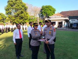 Kapolres Tabanan Berikan Reward Kepada Personil Reskrim Polsek Kerambitan