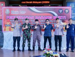 Bupati Nyoman Giri Prasta saat hadir dalam acara pemusnahan barang bukti tindak pidana umum dan khusus