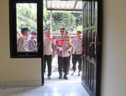 Kapolres Buleleng Serahkan Dan Resmikan Hasil Bedah Rumah