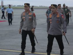 Kapolres Bandara Ngurah Rai Dampingi Kapolda Bali Sambut Kedatangan Kapolri Melalui Base Ops 