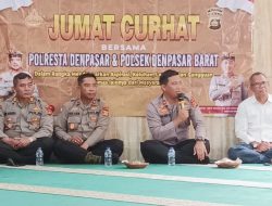 Kapolsek Denpasar Barat Gabung Polresta Denpasar Gelar Jumat Curhat Sembari Mensosialisasikan Aplikasi Polisi Jaga Dibanjar Presisi