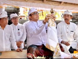 Walikota Jaya Negara “Ngajum Sangge” Serangkaian Puncak Karya Atma Wedana Massal Banjar Bun Desa Pakraman Denpasar