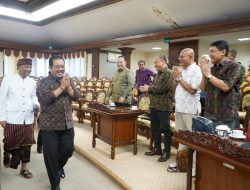 Wagub Cok Ace Menghadiri Rapat Paripurna DPRD Bali