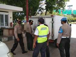 Mobil Box yang Masuk Bandara Ngurah Rai Diperiksa Lebih Intensif