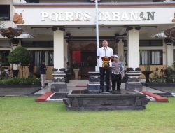 Kasat Intelkam Polres Tabanan Sampaikan Tentang Ketentuan Penyampaian Pendapat Di Muka Umum Saat Apel Pagi