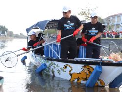 Peringati Hari Sungai Nasional 2023, Walikota Jaya Negara Susur Sungai Bersihkan Tukad Badung