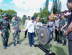 Jadi Inspektur Upacara, Sekda Adi Arnawa Buka TNI Manunggal Masuk Desa Ke-117