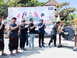 Bupati Giri Prasta Buka Wija Adnya Kite Festival IV Tradisi Melayangan Sebagai Wujud Eling Generasi Muda Pada Sejarah