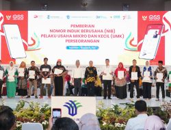 Bagikan NIB di Pekanbaru, Menteri Bahlil Tekankan untuk Permudah Perizinan Berusaha