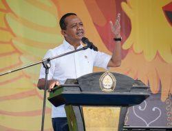 Menteri Investasi Beri Modal Usaha untuk Mahasiswa Undip: Kalian Harus Punya Mimpi yang Tinggi