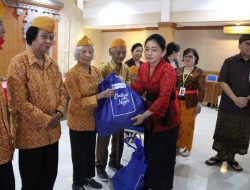 Ny. Sagung Antari Jaya Negara Salurkan Bantuan 200 Paket Sembako