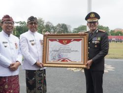 Kapolresta Raih Penghargaan Dari Walikota Denpasar 