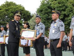 UPACARA HARI DHARMA KARYA DHIKA (HDKD) KEMENKUMHAM KE-78, IMIGRASI NGURAH RAI RAIH TIGA PENGHARGAAN KEHUMASAN