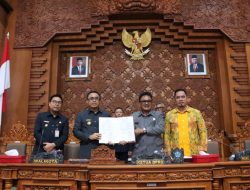 Penutupan Sidang Paripurna DPRD Kota Denpasar, Ranperda Perubahan APBD Kota Denpasar TA. 2023 serta Ranperda Pajak Daerah dan Retribusi Daerah Disahkan