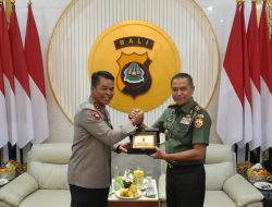 Kunjungi Mapolda Bali, Pangdam IX/Udayana Diterima Langsung Oleh Kapolda Bali