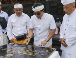 Karya Pemelaspas Alit Pura Kahyangan Dalem Ganda Mayu Bangli Bupati Bupati Giri Prasta Tandatangani Prasasti