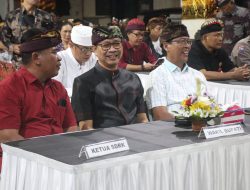 Wabup Suisa Hadiri Pengukuhan Pengurus Jagabaya dan Sutri Lakshita Kampial