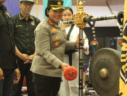 AKBP Ida Ayu Wikarniti, S.E , Pukul Gong tanda dimulainya Kapolres Bandara Cup 2023 Taekwondo Championship