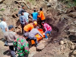 Musibah Longsor di Kemoning, BPBD Bali Salurkan Sanxtunan untuk Korban