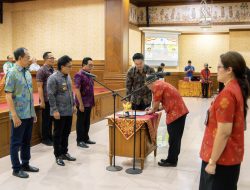 Bupati Badung I Nyoman Giri Prasta melantik dan mengambil sumpah Pejabat Administrator Eselon III, Pejabat Pengawas Eselon IV dan Pejabat Fungsional
