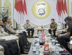 Bupati Giri Prasta Serahkan Hibah Kepada KPP Pratama Badung Utara dan Polda Bali