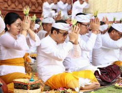 Walikota Jayanegara ikuti persembahyangan Hari Saraswati di Pura Jagadnata