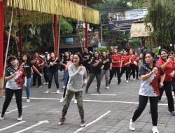 Senam Zumba Meriahkan Hari Pertama Gelaran Denfest Ke-16