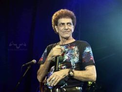 Santai sejenak bersama Achmad Albar Musisi Indonesia yang tetap eksis diusianya yang ke 78 tahun