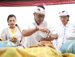 Wawali Arya Wibawa Hadiri Upacara Ngadegang Mangku Gede di Pura Dalem Penataran Sari, Desa Adat Pedungan.