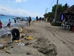 Tak Diperhatikan Pemda, Putu Suciawan Perbaiki Abrasi Nusa Penida dengan Dana Pribadi.