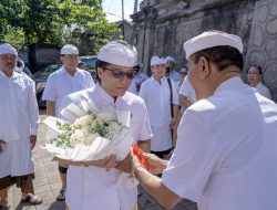 Bupati Giri Prasta Sembahyang Bersama di Pura Dalem, Desa Adat Sangkaragung, Jembrana