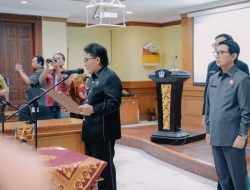Bupati Nyoman Giri Prasta Lantik 2 Pejabat Eselon II dan 39 Pejabat Fungsional