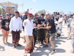Wawali Arya Wibawa Buka Event Layang-layang Internasional Rare Angon Festival 2024 di Pantai Mertasari