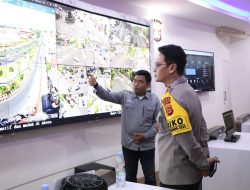 Kapolda Bali Pantau Situasi Lalu Lintas Bali Dari command Center Ditlantas Polda Bali