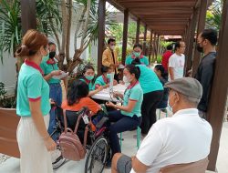 Kegiatan rutin YPK BALI ,Pemeriksaan Mata dan THT gratis untuk klien dan keluarga