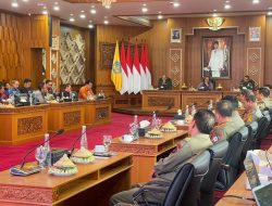 Bahas Penanganan Sampah dan Penataan Baliho, Pj Gubernur Mahendra Jaya Ajak Kabupaten/Kota ‘Ngrombo