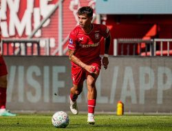 Tanpa Mees Hilgers,FC Twente comeback tundukan Go Ahead Eagles 3-2 (1-2)