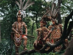 KISAH SUKU DAYAK ,Asal  usul dan sejarahnya