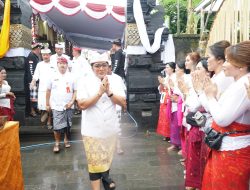 Hadiri Pamelaspasan Pura Dalem Desa Adat Rejasa, Wagub Bali Sampaikan Rencana Pujawali Tingkat Utama Dibiayai Pemerintah