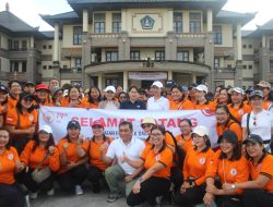 Ketua BKOW Provinsi Bali Buka Fun Walk HUT ke-74 Ikatan Bidan Indonesia (IBI)